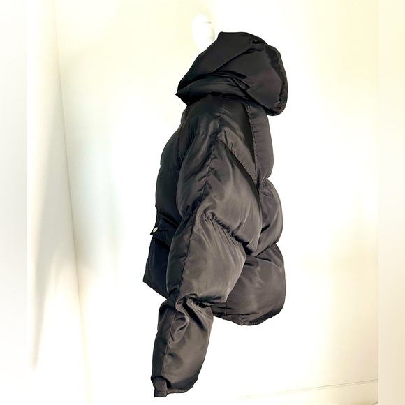 Toast Society Pluto Puffer Jacket In Black - Picture 7 of 16